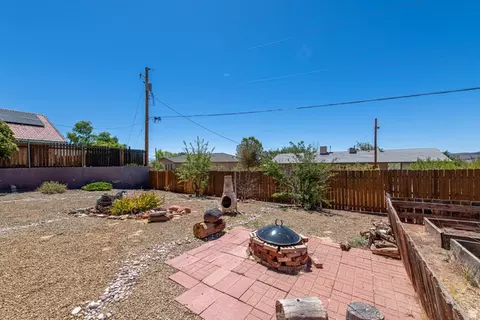 Exterior - 170 E 350 N, Saint George, UT 84790 photo 4 of 10