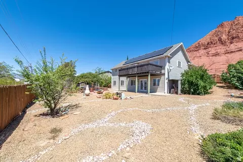 Exterior - 170 E 350 N, Saint George, UT 84790 photo 2 of 10