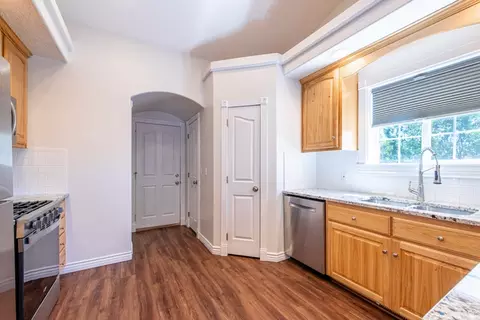 Entry Way - 170 E 350 N, Saint George, UT 84790 photo 2 of 8