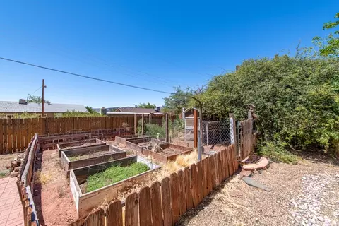 Exterior - 170 E 350 N, Saint George, UT 84790 photo 3 of 10