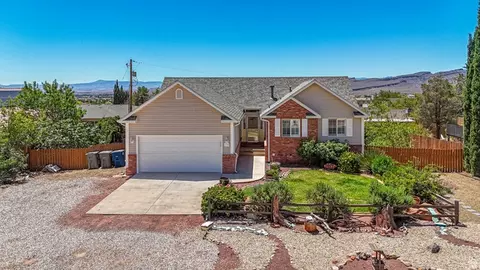 Exterior - 170 E 350 N, Saint George, UT 84790 photo 5 of 10
