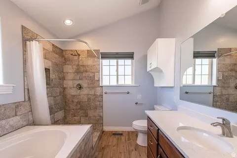 Bath - 170 E 350 N, Saint George, UT 84790 photo 3 of 6