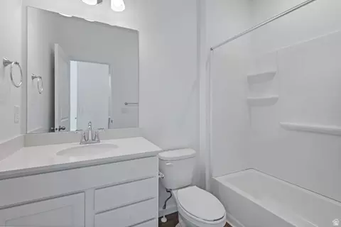 Bath - 1263 E 1670 N #804, Payson, UT 84651 photo 2 of 3