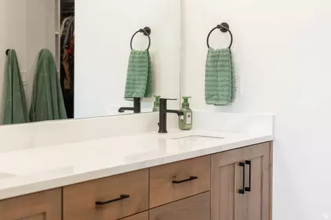 Bath - 735 N 300 W, Smithfield, UT 84335 photo 2 of 4