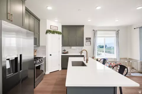Kitchen - 735 N 300 W, Smithfield, UT 84335 photo 2 of 4