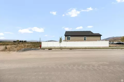 Exterior - 735 N 300 W, Smithfield, UT 84335 photo 7 of 8