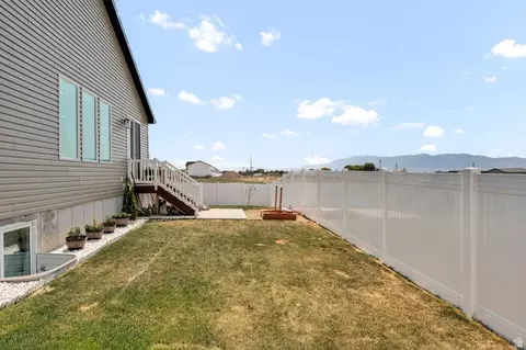 Exterior - 735 N 300 W, Smithfield, UT 84335 photo 5 of 8