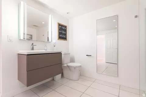 Bath - 5471 S Knollcrest St E, Murray, UT 84107 photo 4 of 4