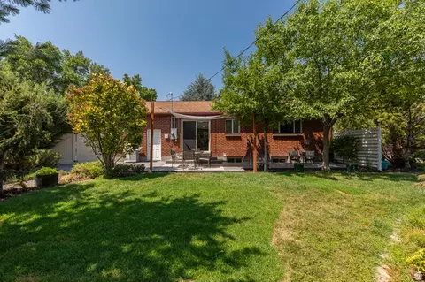 Exterior - 5471 S Knollcrest St E, Murray, UT 84107 photo 11 of 19