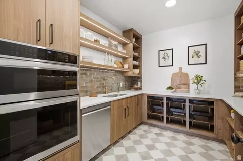 Kitchen - 923 E Shilow Rd #130, Erda, UT 84074 photo 6 of 6
