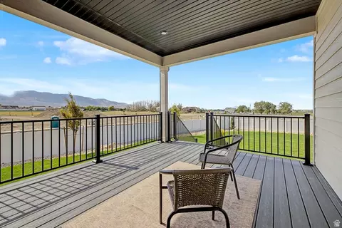 Exterior - 923 E Shilow Rd #130, Erda, UT 84074 photo 3 of 11