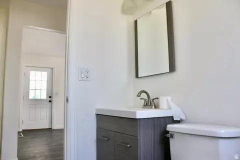 Bath - 847 N 275 E, Orem, UT 84057 photo 4 of 4
