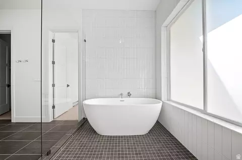 Bath - 4529 N Windsor Dr, Provo, UT 84604 photo 4 of 9