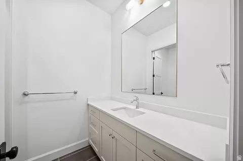 Bath - 4529 N Windsor Dr, Provo, UT 84604 photo 8 of 9