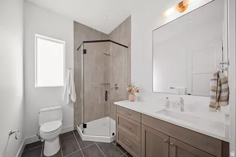 Bath - 4529 N Windsor Dr, Provo, UT 84604 photo 6 of 9