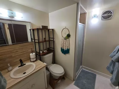 Bath - 686 E 2nd St, Ogden, UT 84404 photo 2 of 2