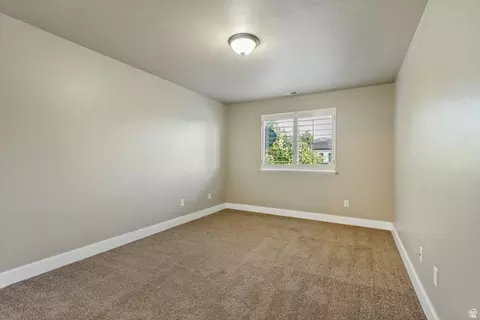 Bedroom - 2088 S Orchard Dr, Bountiful, UT 84010 photo 6 of 6