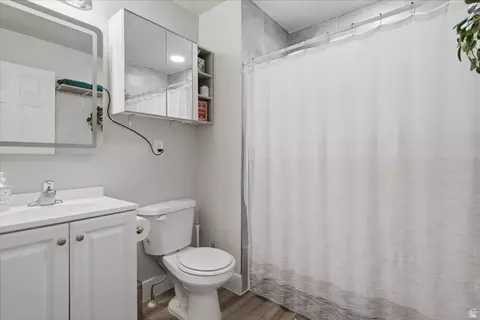 Bath - 2536 C Ave, Ogden, UT 84401 photo 1 of 1