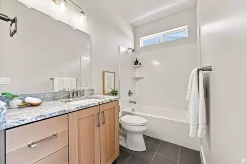 Bath - 12517 S 1100 E, Draper, UT 84020 photo 5 of 5