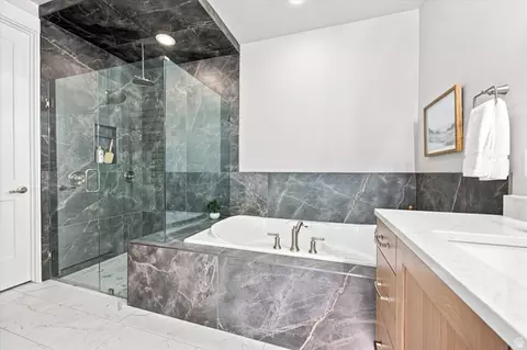 Bath - 12517 S 1100 E, Draper, UT 84020 photo 2 of 5