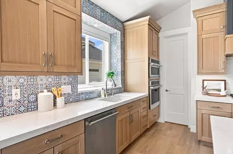 Kitchen - 12517 S 1100 E, Draper, UT 84020 photo 2 of 4