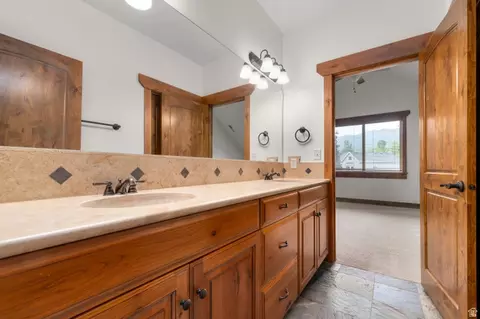 Bath - 1113 N Springer View Dr, Midway, UT 84049 photo 1 of 4
