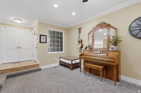 Entry Way - 130 W Pheasantbrook Dr, Centerville, UT 84014 photo 2 of 4