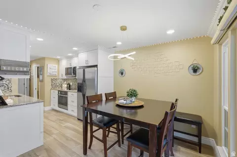 Dining - 130 W Pheasantbrook Dr, Centerville, UT 84014 photo 1 of 2