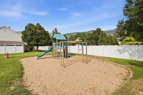 Exterior - 130 W Pheasantbrook Dr, Centerville, UT 84014 photo 8 of 8