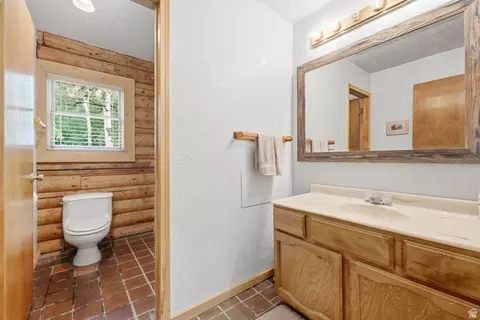 Bath - 6964 E Canejo, Oakley, UT 84055 photo 1 of 3