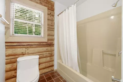 Bath - 6964 E Canejo, Oakley, UT 84055 photo 2 of 3