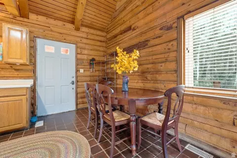 Dining - 6964 E Canejo, Oakley, UT 84055 photo 2 of 2