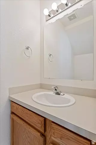 Bath - 170 N Pingree Ave, Ogden, UT 84404 photo 2 of 2