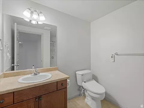 Bath - 15228 S Eagle Chase Dr, Draper, UT 84020 photo 4 of 4