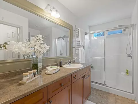 Bath - 15228 S Eagle Chase Dr, Draper, UT 84020 photo 3 of 4