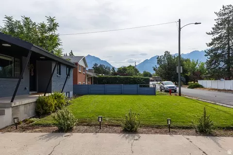 Exterior - 661 E Wyandotte Ave, Sandy, UT 84070 photo 2 of 9