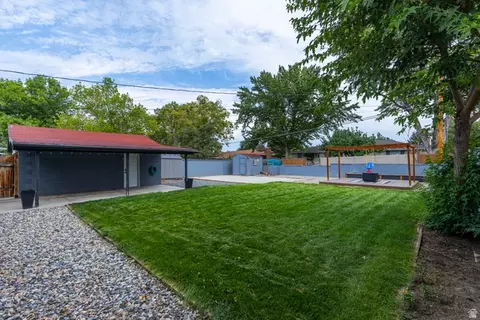 Exterior - 661 E Wyandotte Ave, Sandy, UT 84070 photo 4 of 9
