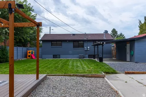 Exterior - 661 E Wyandotte Ave, Sandy, UT 84070 photo 8 of 9