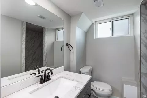 Bath - 661 E Wyandotte Ave, Sandy, UT 84070 photo 2 of 2