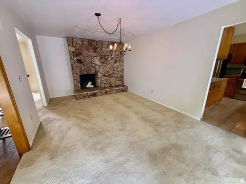 Living - 2197 S Bountiful Blvd, Bountiful, UT 84010 photo 10 of 15