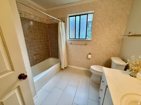 Bath - 2197 S Bountiful Blvd, Bountiful, UT 84010 photo 4 of 8