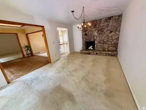 Living - 2197 S Bountiful Blvd, Bountiful, UT 84010 photo 11 of 15