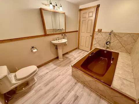 Bath - 2197 S Bountiful Blvd, Bountiful, UT 84010 photo 8 of 8