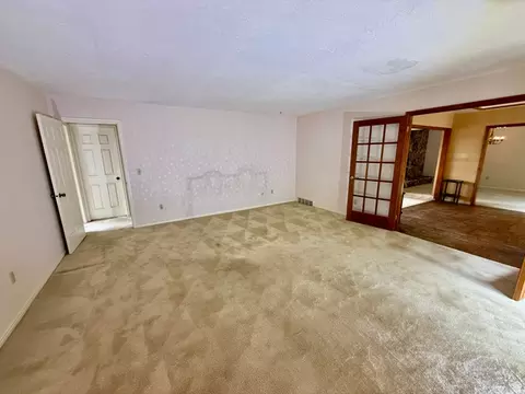 Living - 2197 S Bountiful Blvd, Bountiful, UT 84010 photo 7 of 15