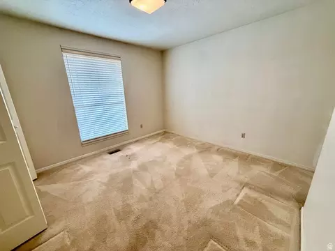 Bedroom - 2197 S Bountiful Blvd, Bountiful, UT 84010 photo 5 of 8