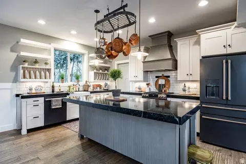 Kitchen - 460 E Saddle Dr, Midway, UT 84049 photo 1 of 7
