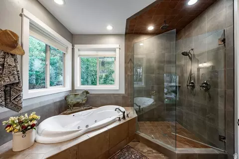 Bath - 460 E Saddle Dr, Midway, UT 84049 photo 3 of 7