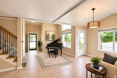 Entry Way - 1621 N Pages Pl, Bountiful, UT 84010 photo 2 of 3