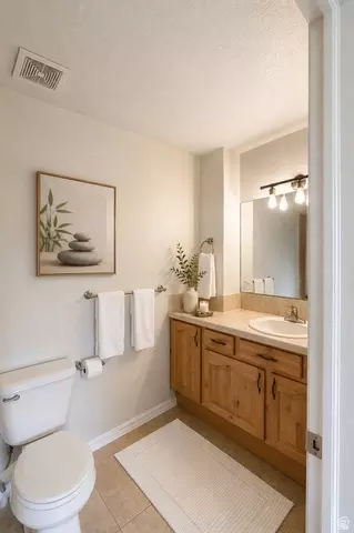 Bath - 1621 N Pages Pl, Bountiful, UT 84010 photo 2 of 2
