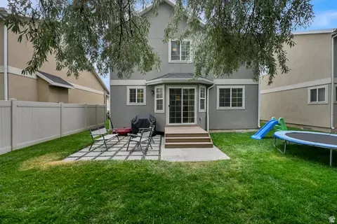 Exterior - 706 W 1045 N, Centerville, UT 84014 photo 4 of 5